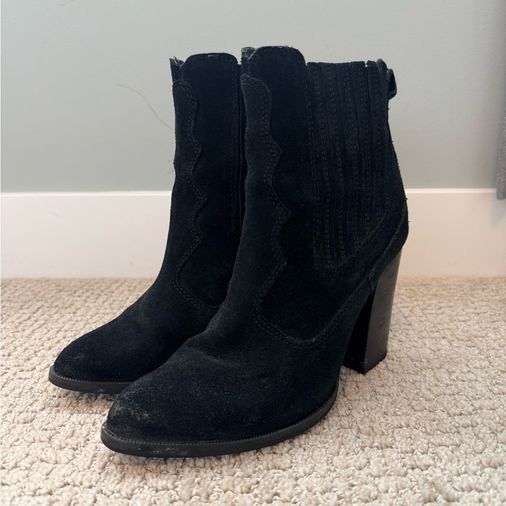Dolce Vita Black Suede Western Ankle Boots with Classic Block Heel, Size 8 - Picture 3 of 7